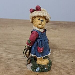 Boyds Bears & Friends Figurine 2003 'Bailey...Off To School' Collectible Bear